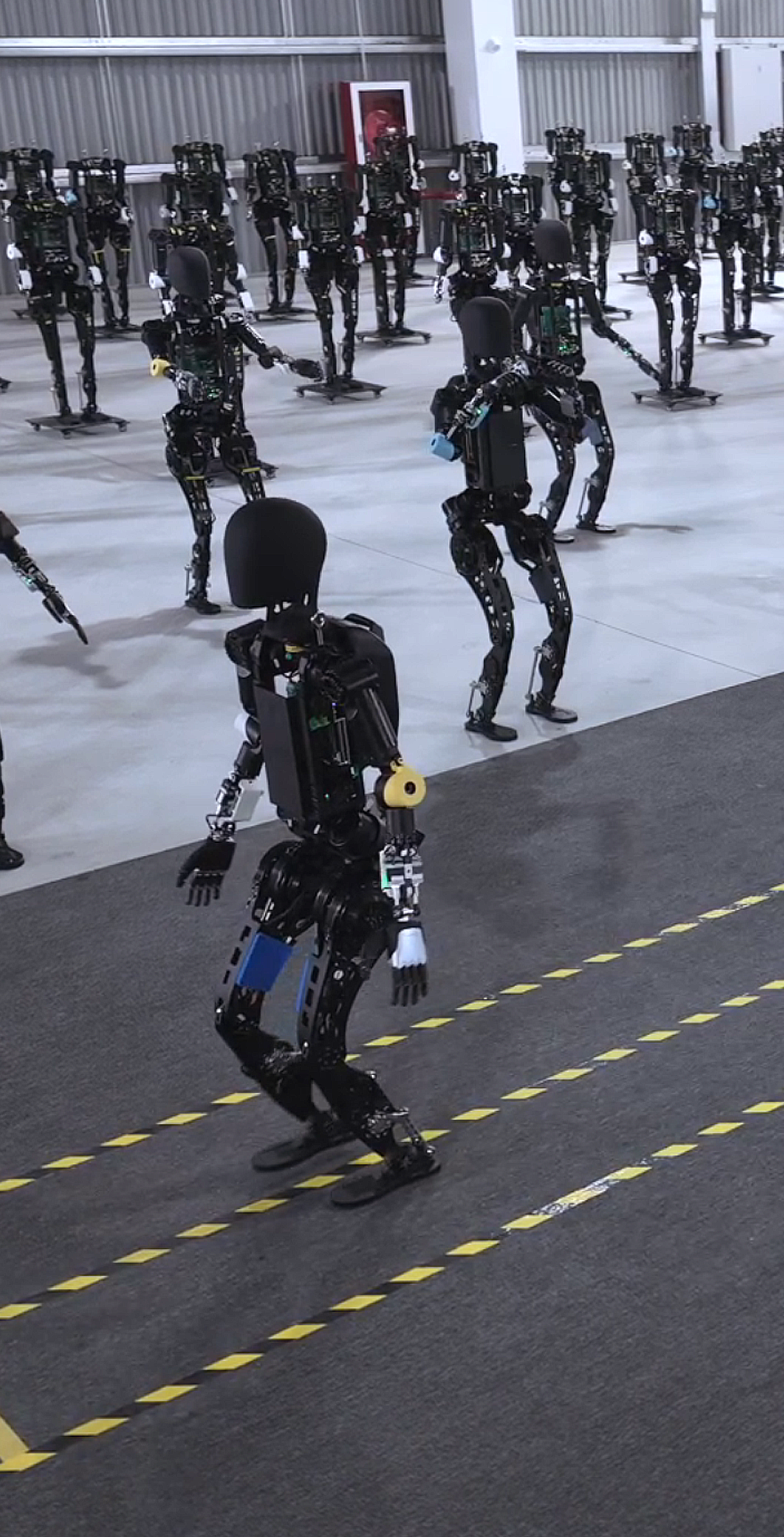 BB贝博艾弗森开启通用机器人商用量产